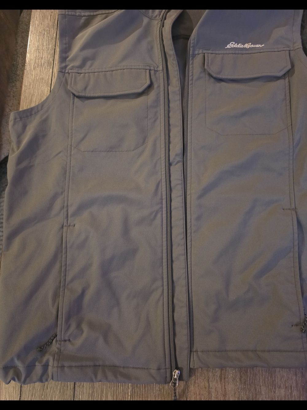 Eddie Bauer Men's Gray Quilted Utility Vest - Picture 3 of 7